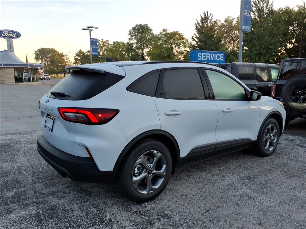 2025 Ford Escape ST-Line photo 3