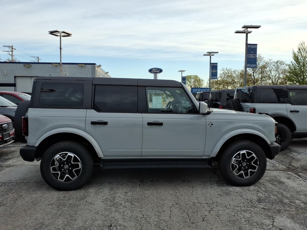 New 2026 Ford Bronco Outer Banks SUV