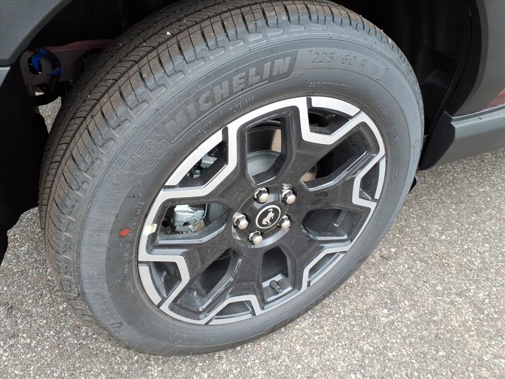 2025 Ford Bronco Sport Outer Banks photo 4