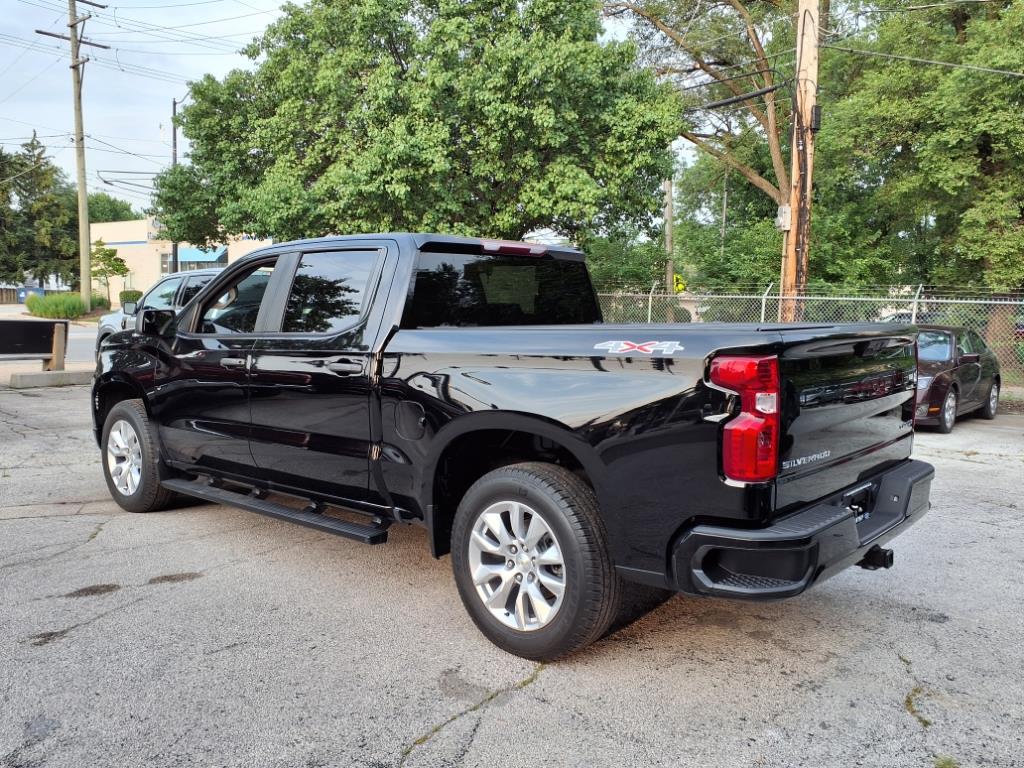 2022 Chevrolet Silverado 1500 Custom photo 4