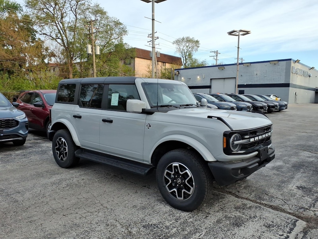 New 2026 Ford Bronco Outer Banks SUV