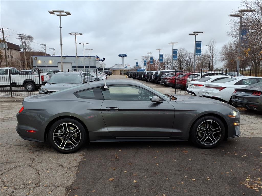 2021 Ford Mustang photo 2