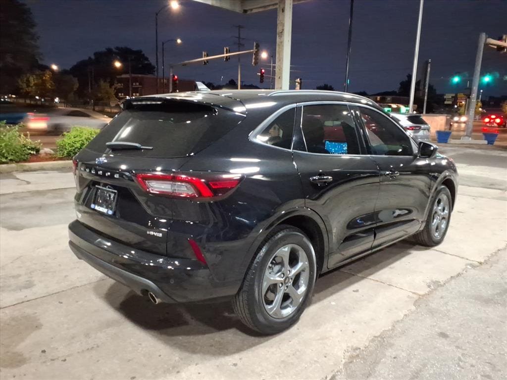 2023 Ford Escape ST-Line photo 3