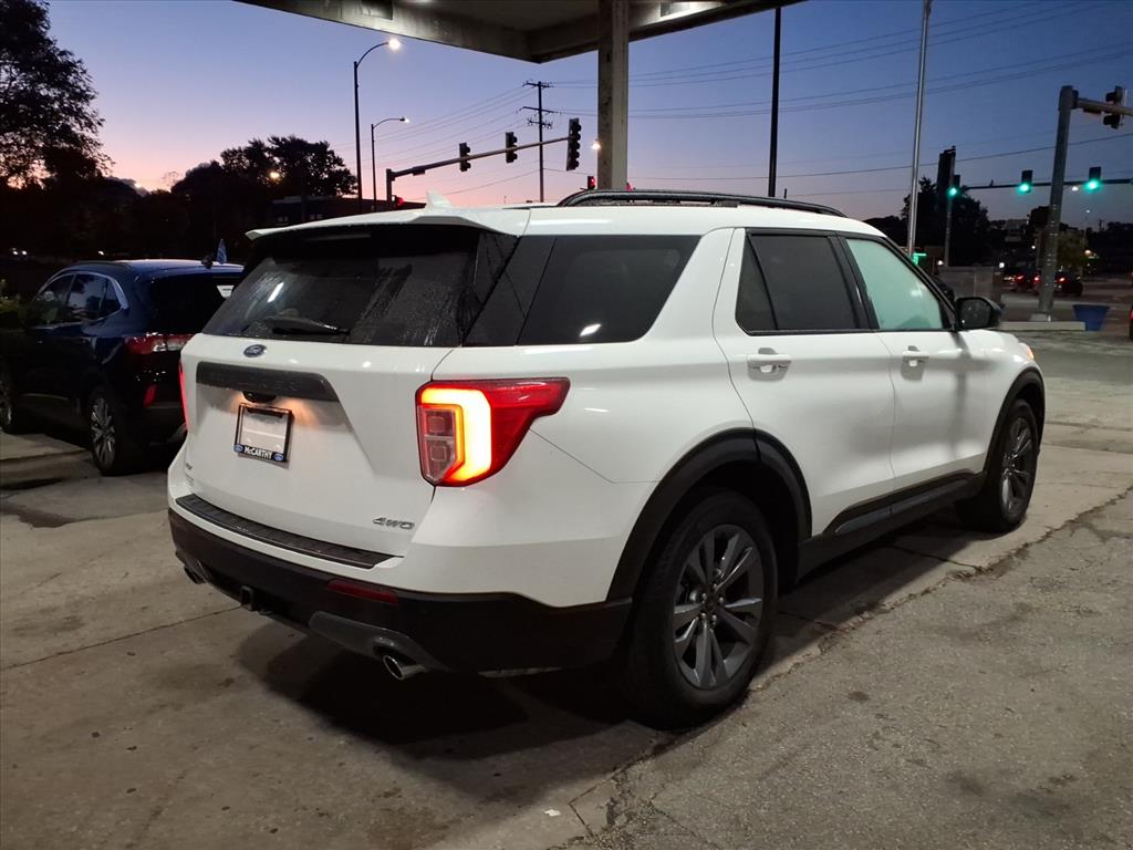 2022 Ford Explorer XLT photo 2