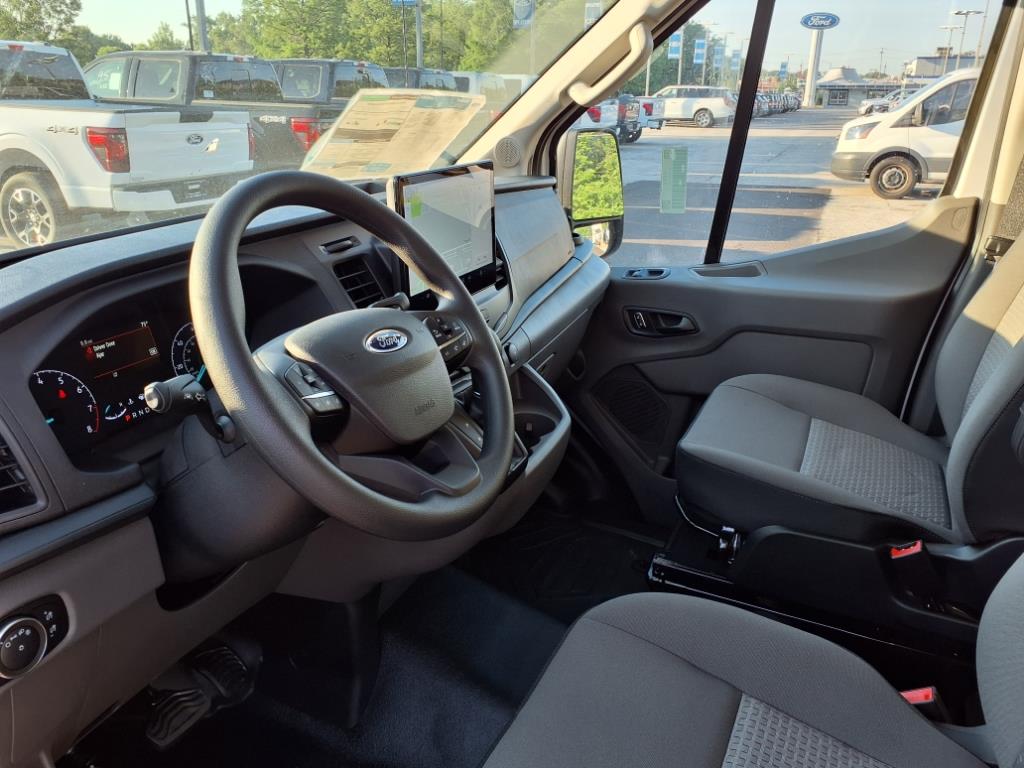 2025 Ford Transit photo 3