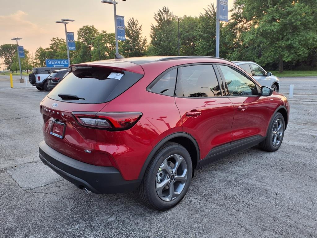 2025 Ford Escape ST-Line photo 3