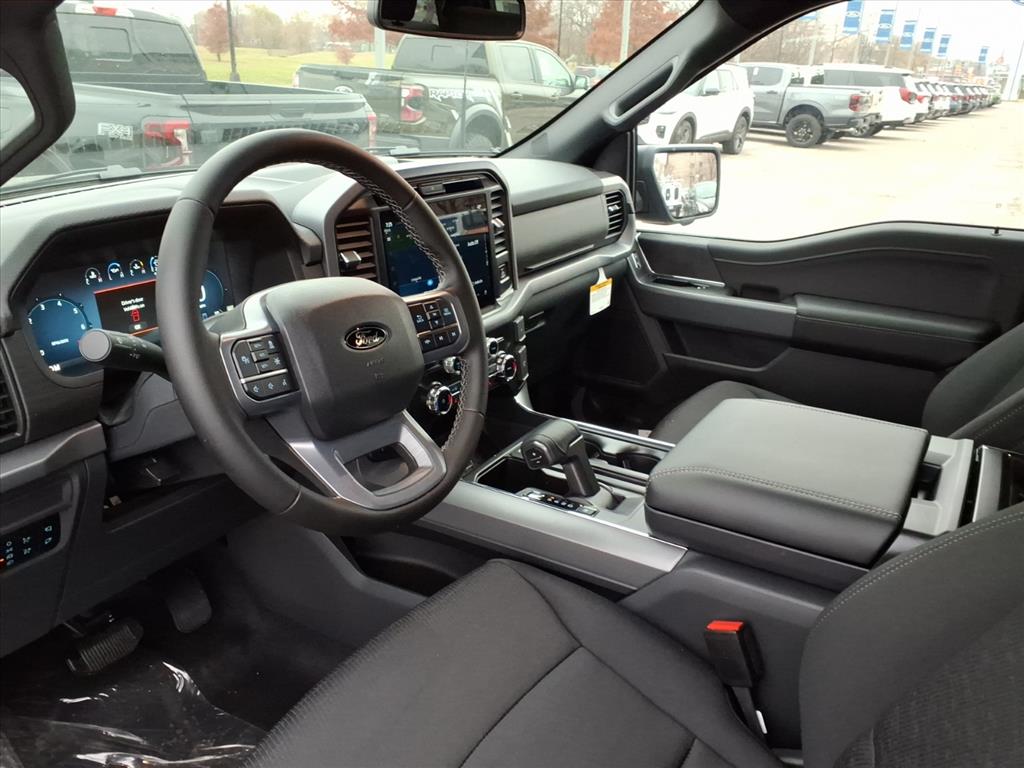 2025 Ford F-150 XLT photo 4