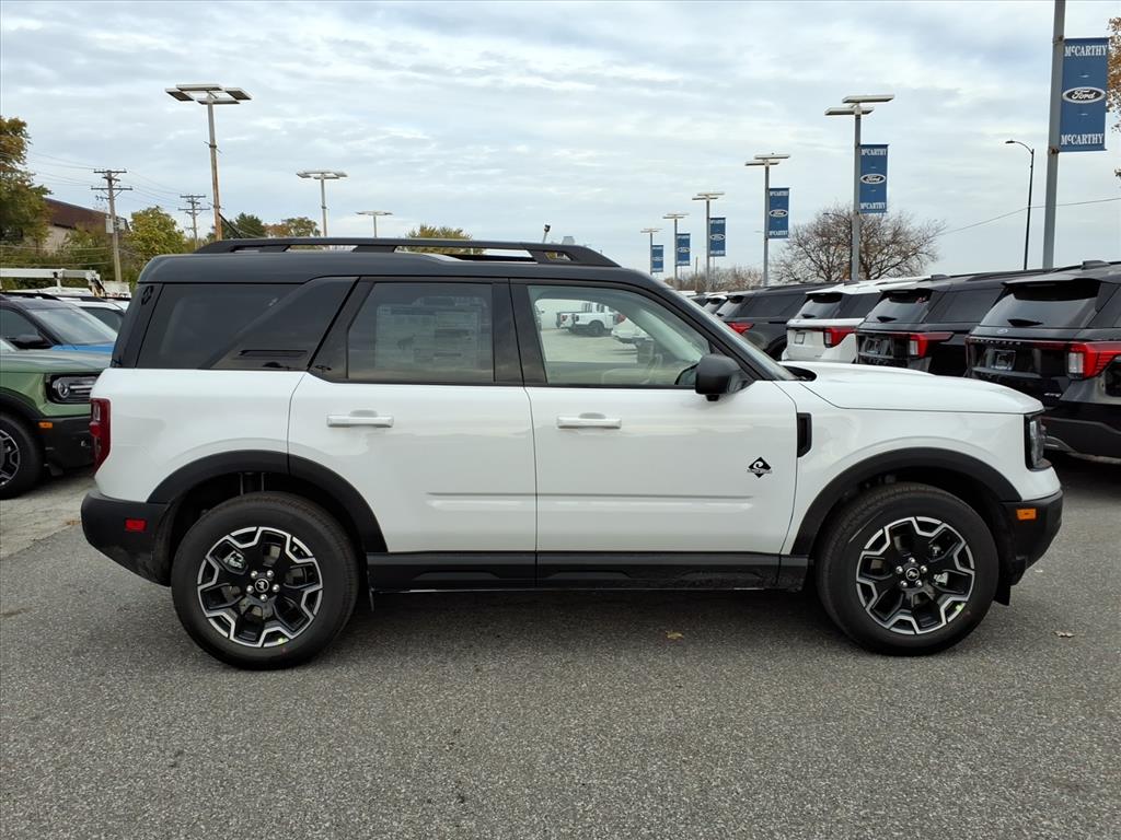 2025 Ford Bronco Sport Outer Banks photo 2