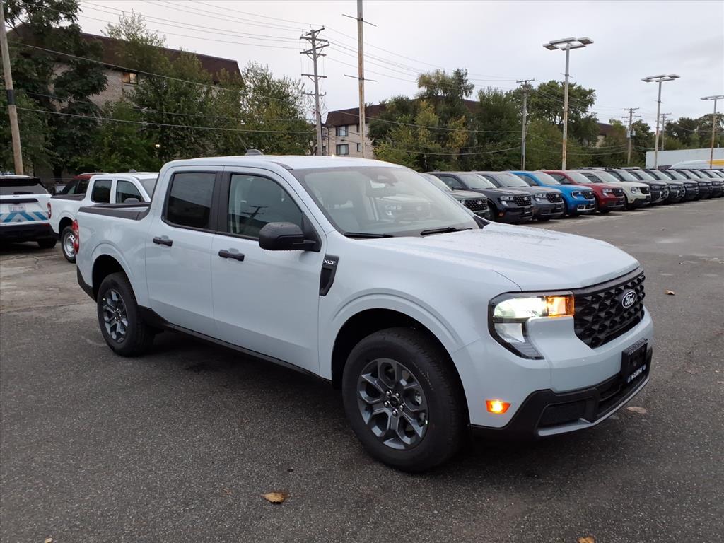 2025 Ford Maverick XLT's photo