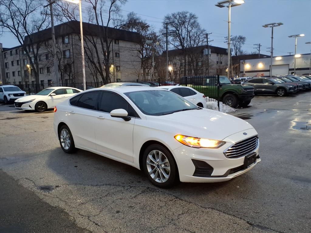 2019 Ford Fusion SE's photo
