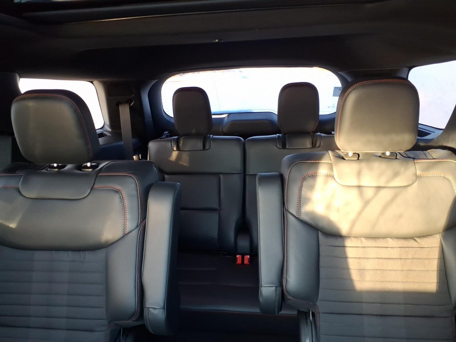 2026 Ford Explorer ST-Line - Photo 8