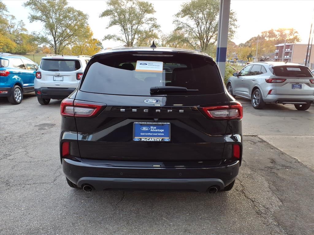 2023 Ford Escape ST-Line photo 2