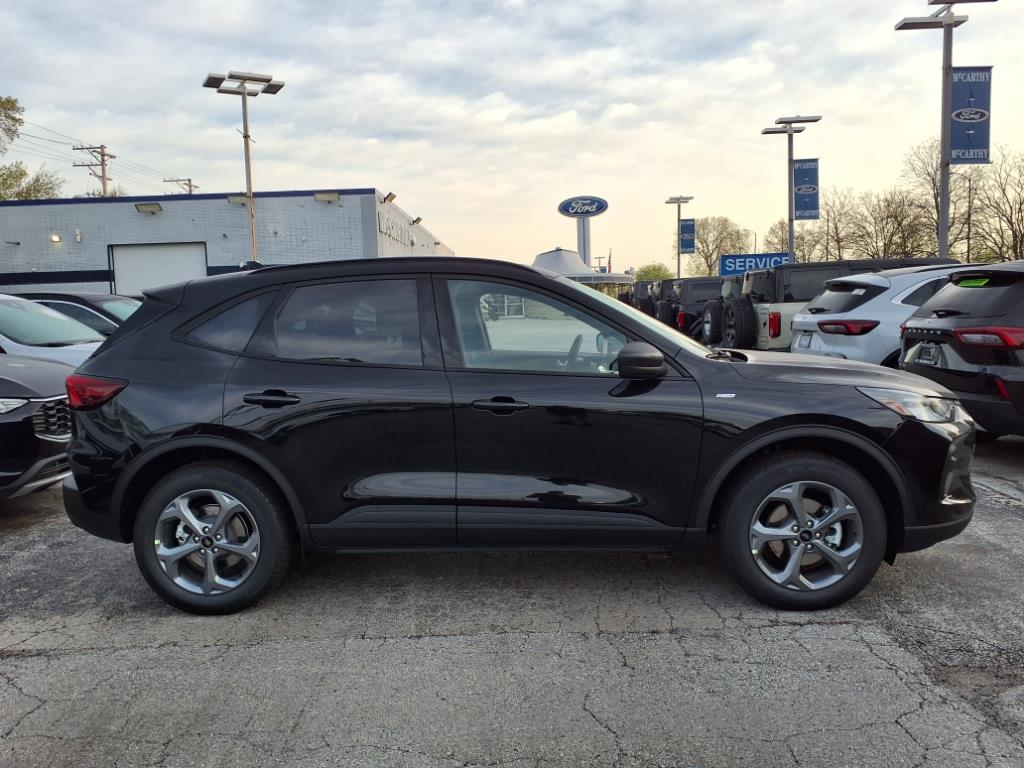 2025 Ford Escape ST-Line photo 2