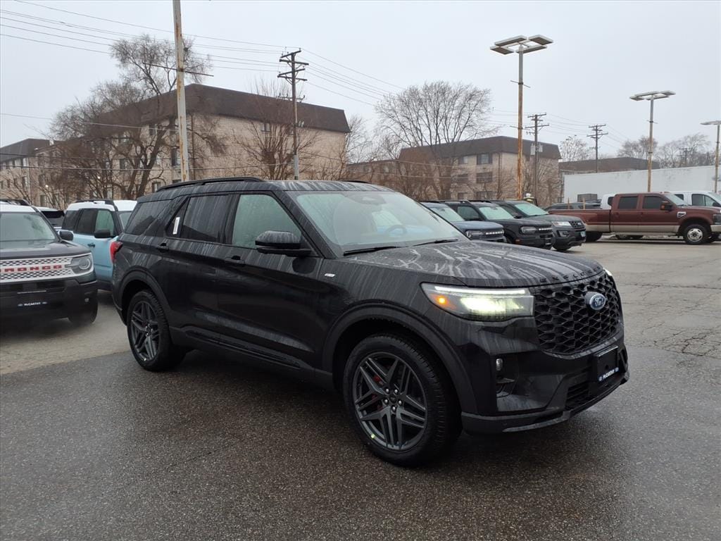 2026 Ford Explorer ST-LINE's photo