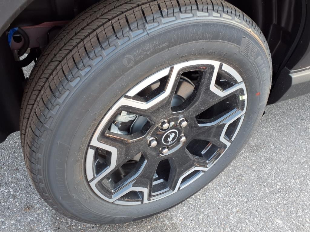 2025 Ford Bronco Sport Outer Banks photo 3