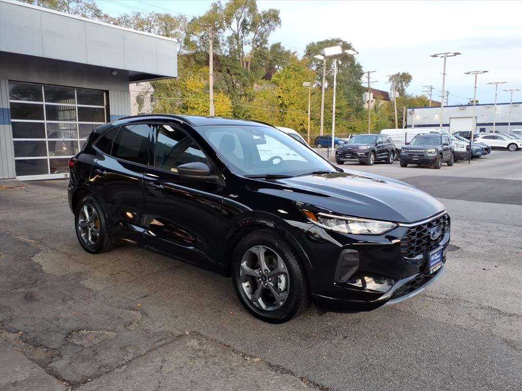 2023 Ford Escape ST-Line's photo