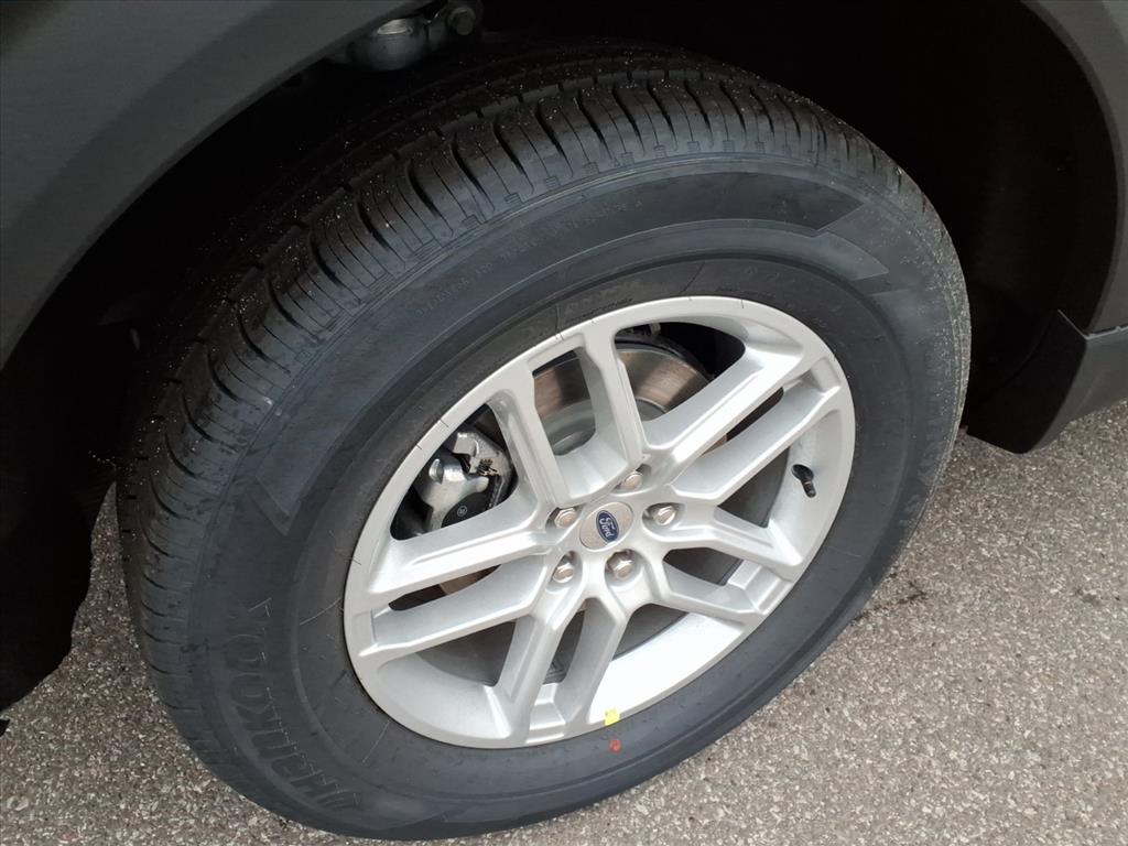 2026 Ford Explorer photo 4