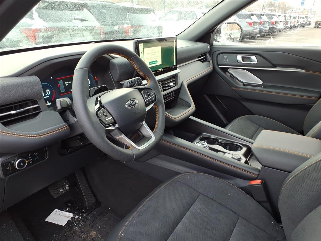 2026 Ford Explorer photo 3