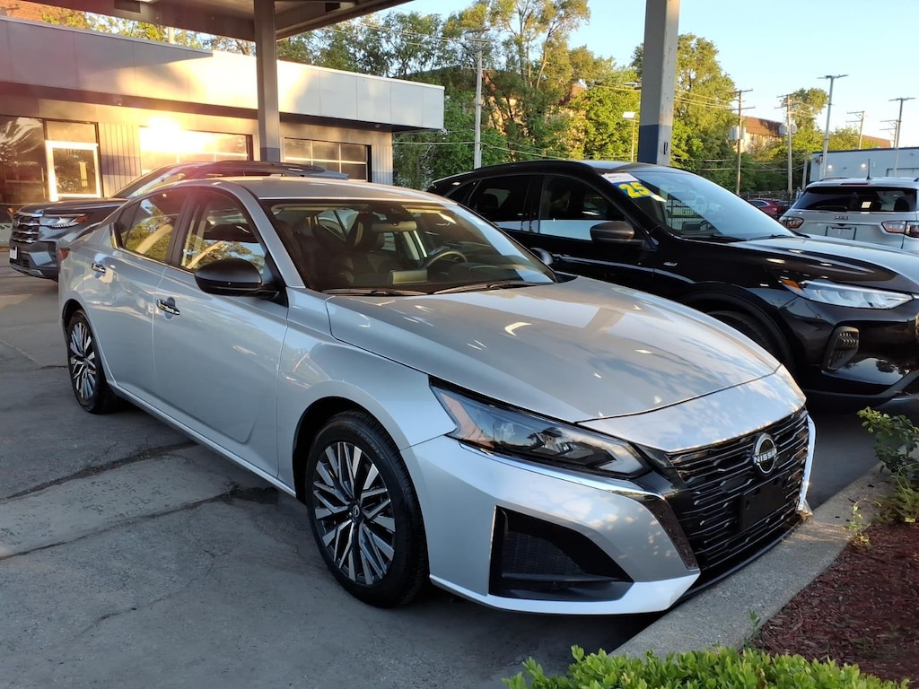 Used 2024 Nissan Altima 2.5 SV Sedan