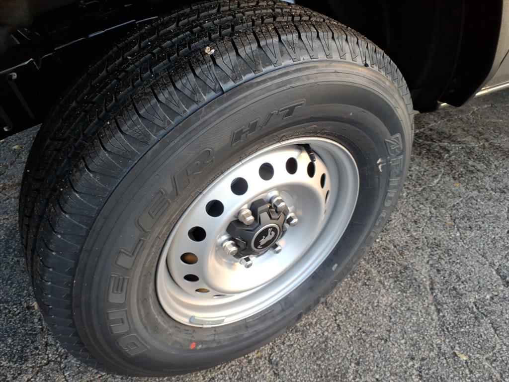 2025 Ford Bronco Base photo 4