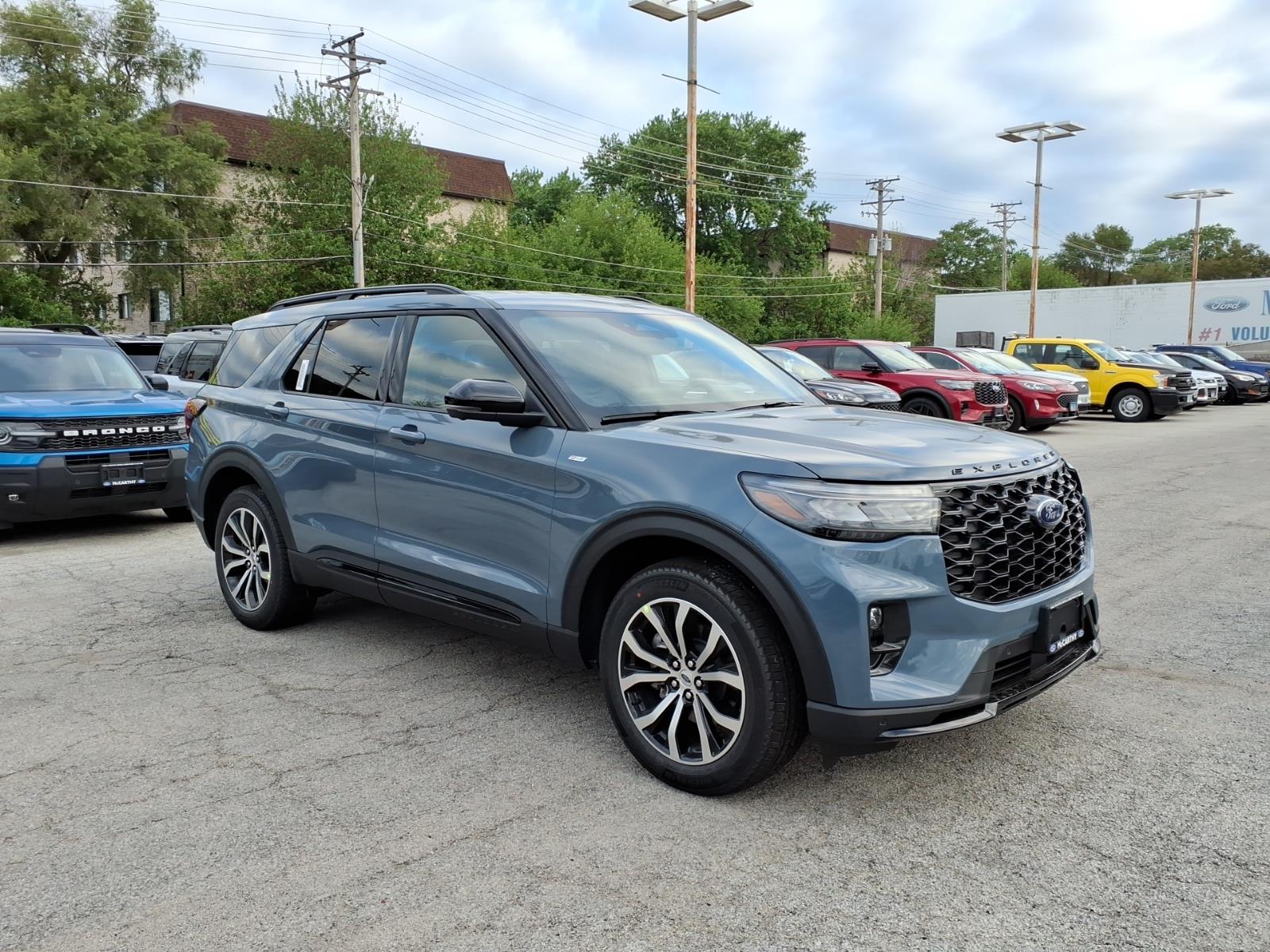 2026 Ford Explorer ST-LINE 4WD's photo