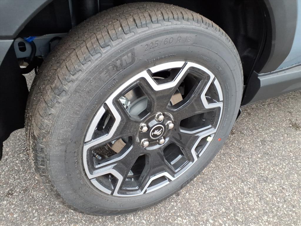 2025 Ford Bronco Sport Outer Banks photo 4