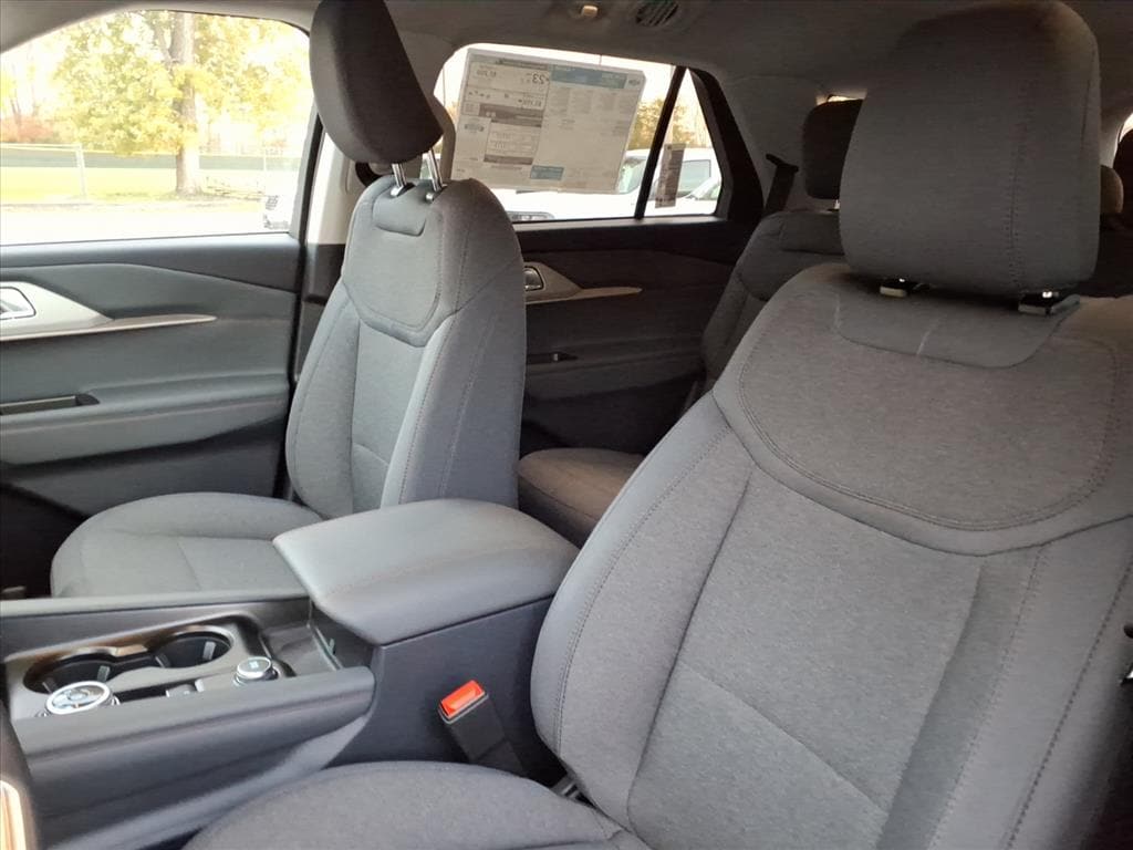 2026 Ford Explorer Active - Photo 6