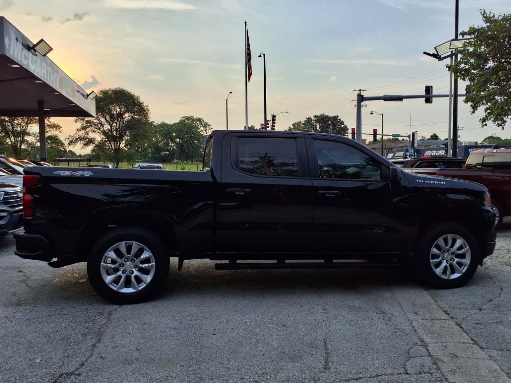 2022 Chevrolet Silverado 1500 Custom photo 2