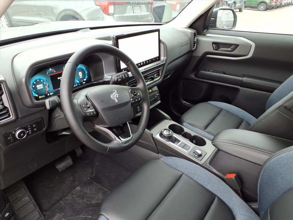 2025 Ford Bronco Sport Outer Banks photo 4