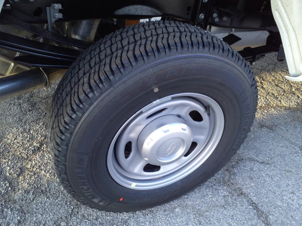 2025 Ford F-250 XL photo 4