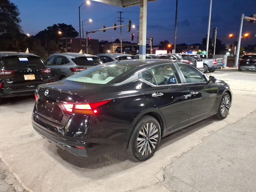 Used 2025 Nissan Altima SV Sedan