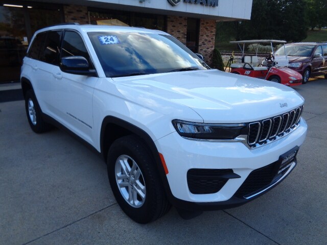 2024 Jeep Grand Cherokee Laredo photo 3