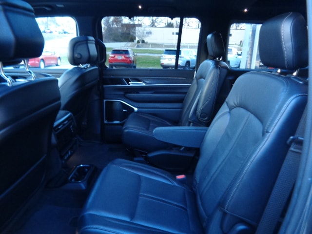 2022 Jeep Wagoneer Series III - Photo 13