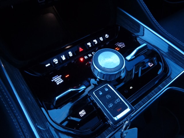 2022 Jeep Wagoneer Series III - Photo 23