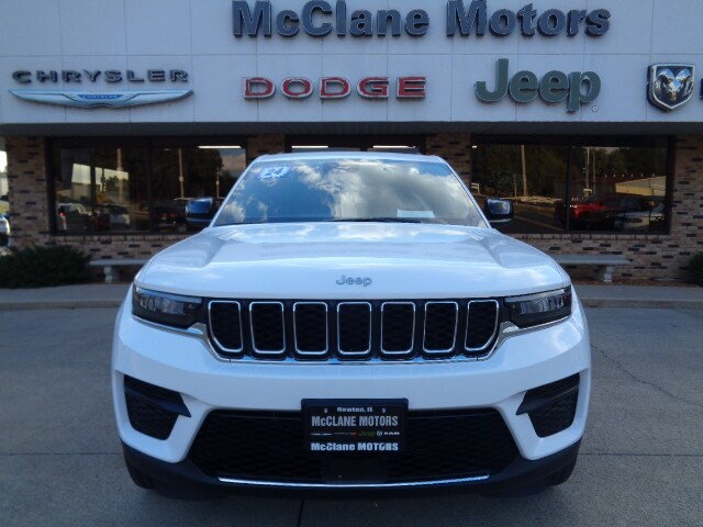 2024 Jeep Grand Cherokee Laredo photo 2