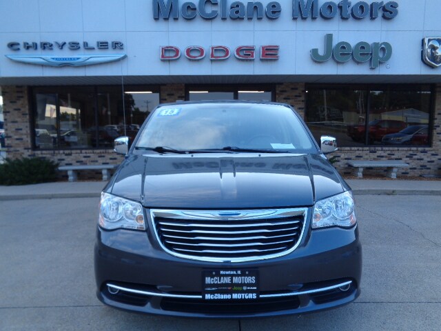 2015 Chrysler Town & Country Limited photo 3