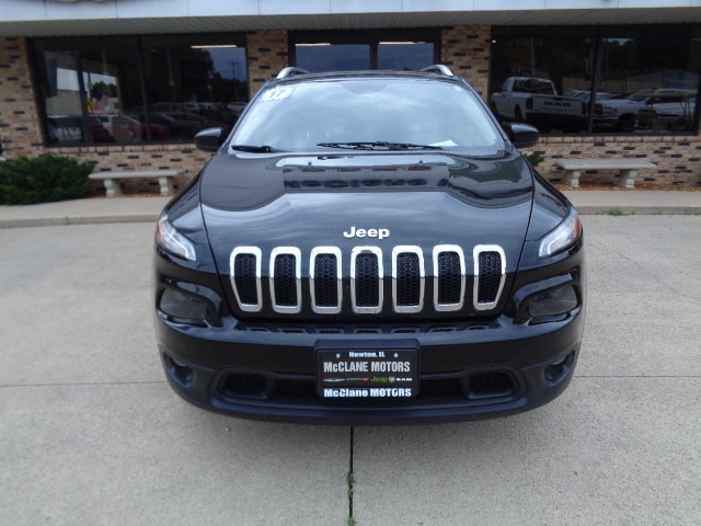 Used 2017 Jeep Cherokee Latitude with VIN 1C4PJLCS6HW619690 for sale in Newton, IL