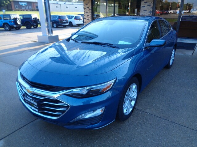 2024 Chevrolet Malibu 1LT photo 2