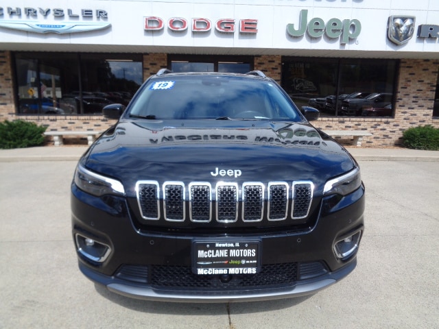 Used 2019 Jeep Cherokee Limited with VIN 1C4PJMDX5KD139272 for sale in Newton, IL