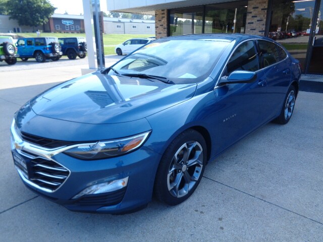 2024 Chevrolet Malibu 1LT photo 2
