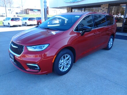 2026 Chrysler Pacifica SELECT Passenger Van