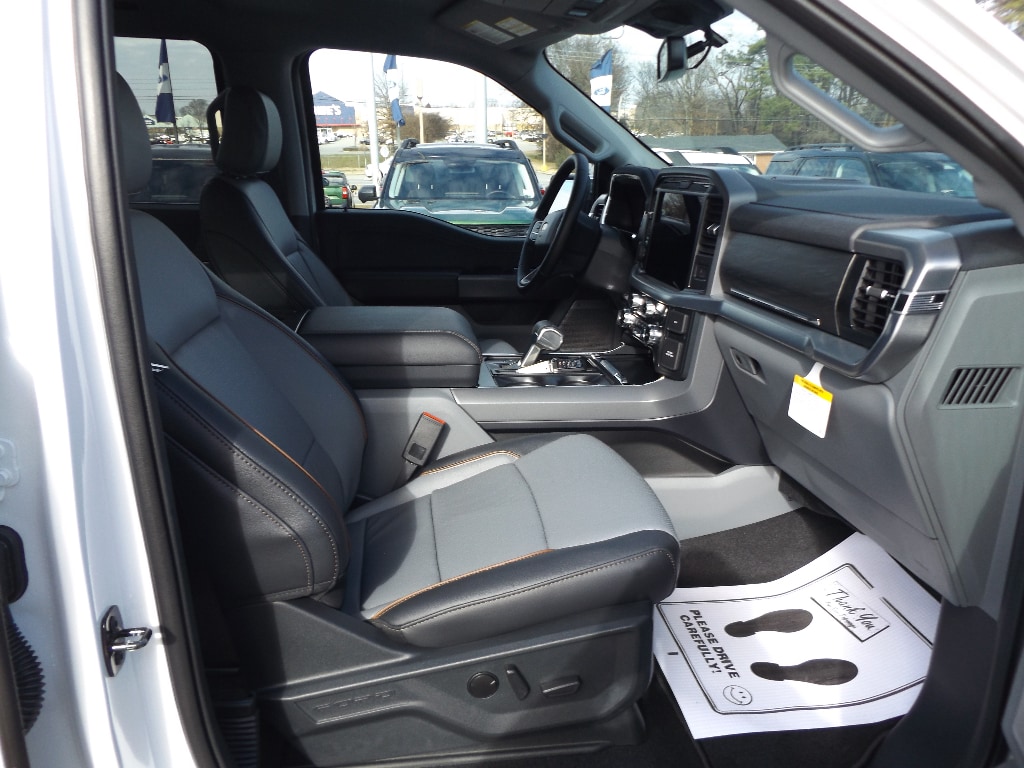 New 2025 Ford F-150 Lariat Truck SuperCrew Cab