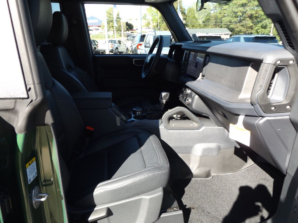 2025 Ford Bronco Badlands photo 2