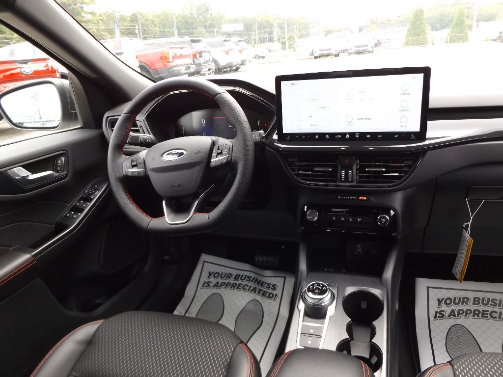 2025 Ford Escape ST-Line photo 3