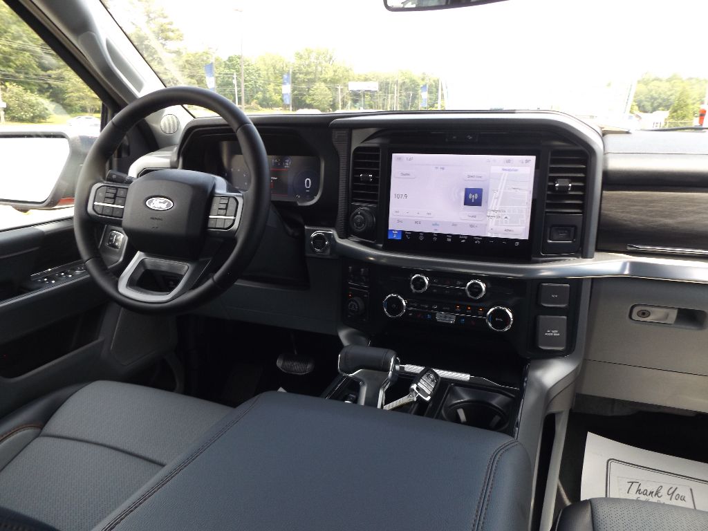 2025 Ford F-150 Lariat photo 3