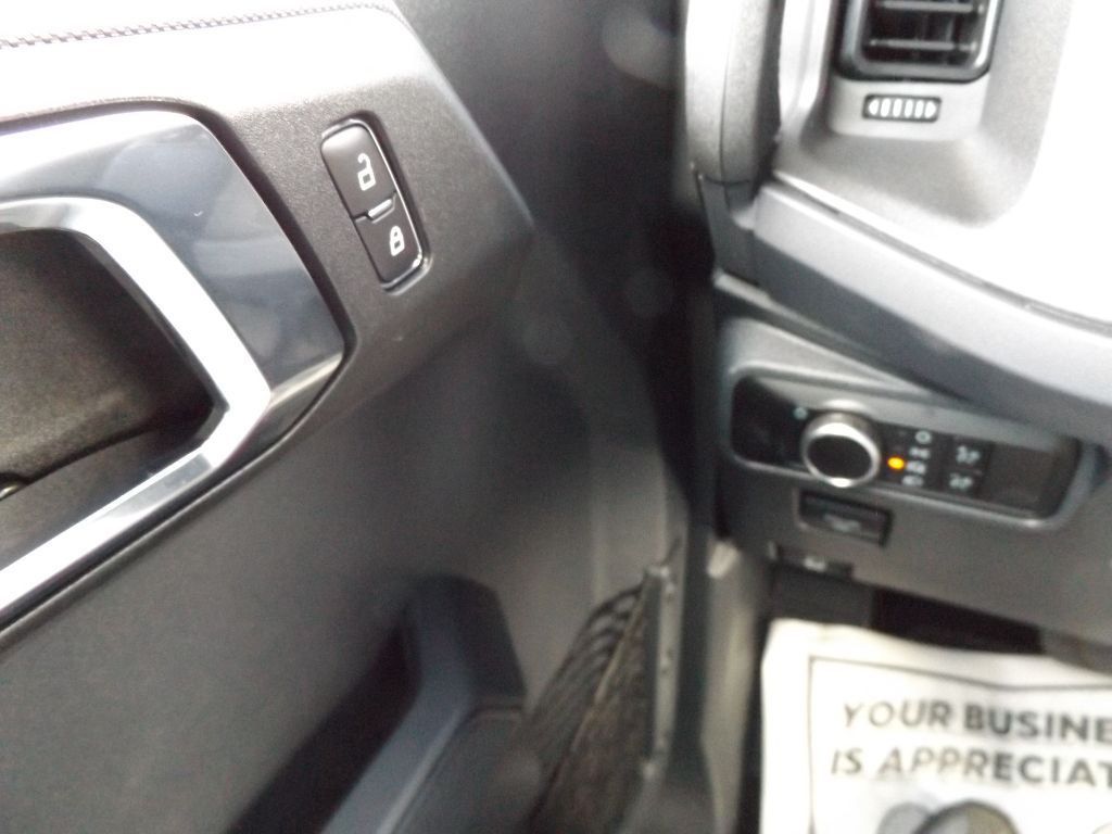 2025 Ford Bronco 4-Door Base - Photo 16