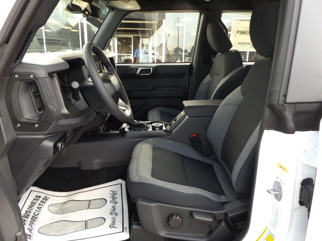 2025 Ford Bronco 4-Door Base - Photo 14