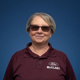 Staff member Gail Long from ID_6cdd08