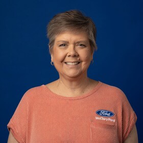 Staff member Dana Newport from ID_488e29