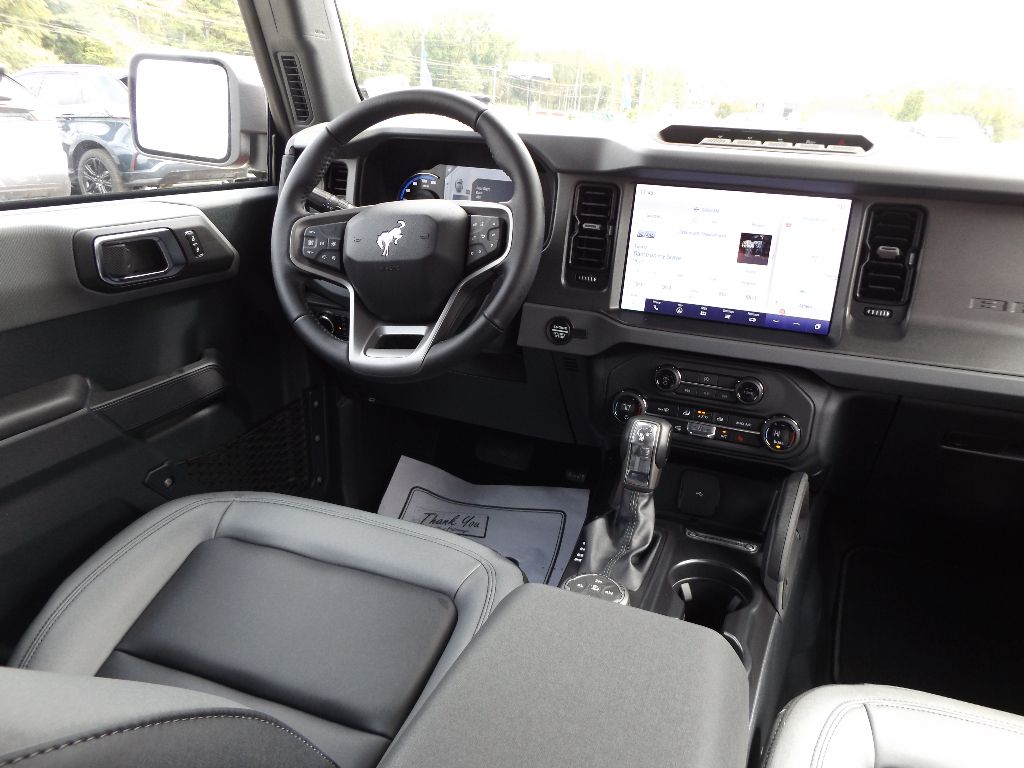 2024 Ford Bronco Big Bend photo 3